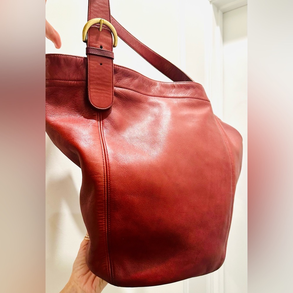 COACH Vintage Duffle SOHO XL cranberry Leather tote Bag - Picture 4 of 11